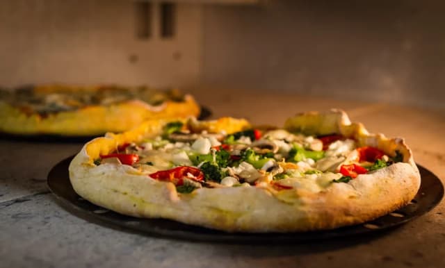 Ile piec pizzę w 250 stopniach, aby uniknąć niedopiekania? Ile piec pizzę w 250 stopniach, aby uniknąć niedopiekania?