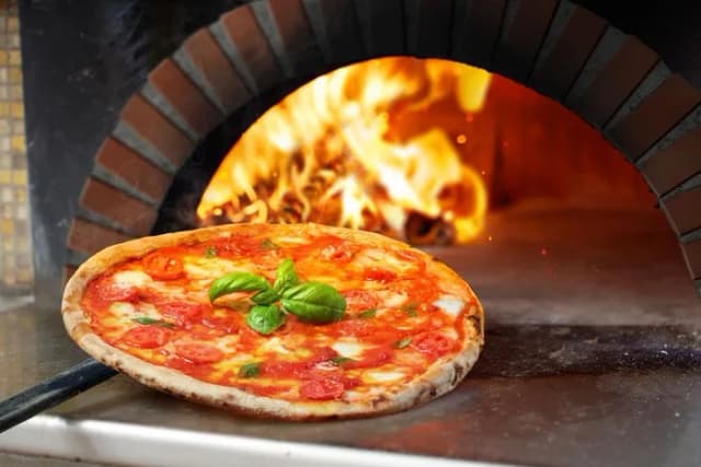 Ile kcal ma pizza capriciosa? Zaskakujące fakty o kaloriach Ile kcal ma pizza capriciosa? Zaskakujące fakty o kaloriach