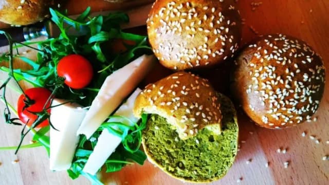 Ile piec bułki do hamburgerów, aby były idealnie chrupiące? Ile piec bułki do hamburgerów, aby były idealnie chrupiące?
