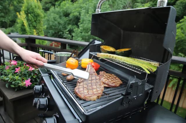 Jak kamień na grill zmienia Twoje grillowanie i poprawia smak potraw Jak kamień na grill zmienia Twoje grillowanie i poprawia smak potraw