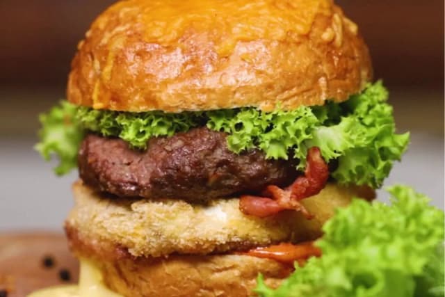 Jak zrobić burger drwala – prosty przepis na pyszny posiłek w domu Jak zrobić burger drwala – prosty przepis na pyszny posiłek w domu