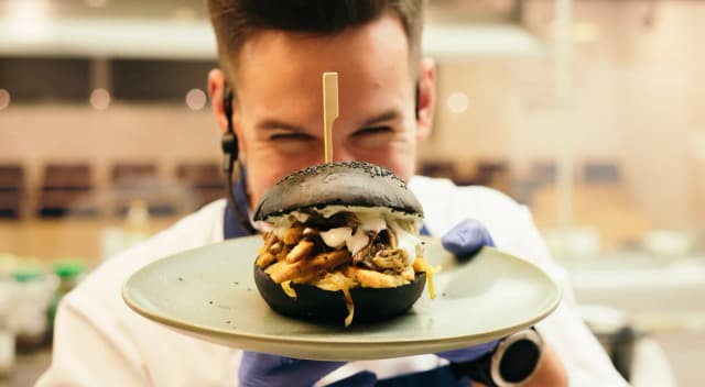 Co możemy znaleźć w burgerze? Odkryj zaskakujące składniki! Co możemy znaleźć w burgerze? Odkryj zaskakujące składniki!