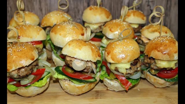 Gdzie kupić mini hamburgery? Sprawdź najlepsze opcje i miejsca Gdzie kupić mini hamburgery? Sprawdź najlepsze opcje i miejsca